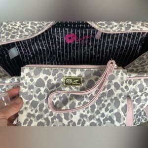 LUV Betsy by Betsey Johnson BAG AND SMALL HAND BAG